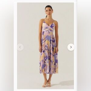 ASTR the label NWOT Blythe Floral Plisse Midi Dress